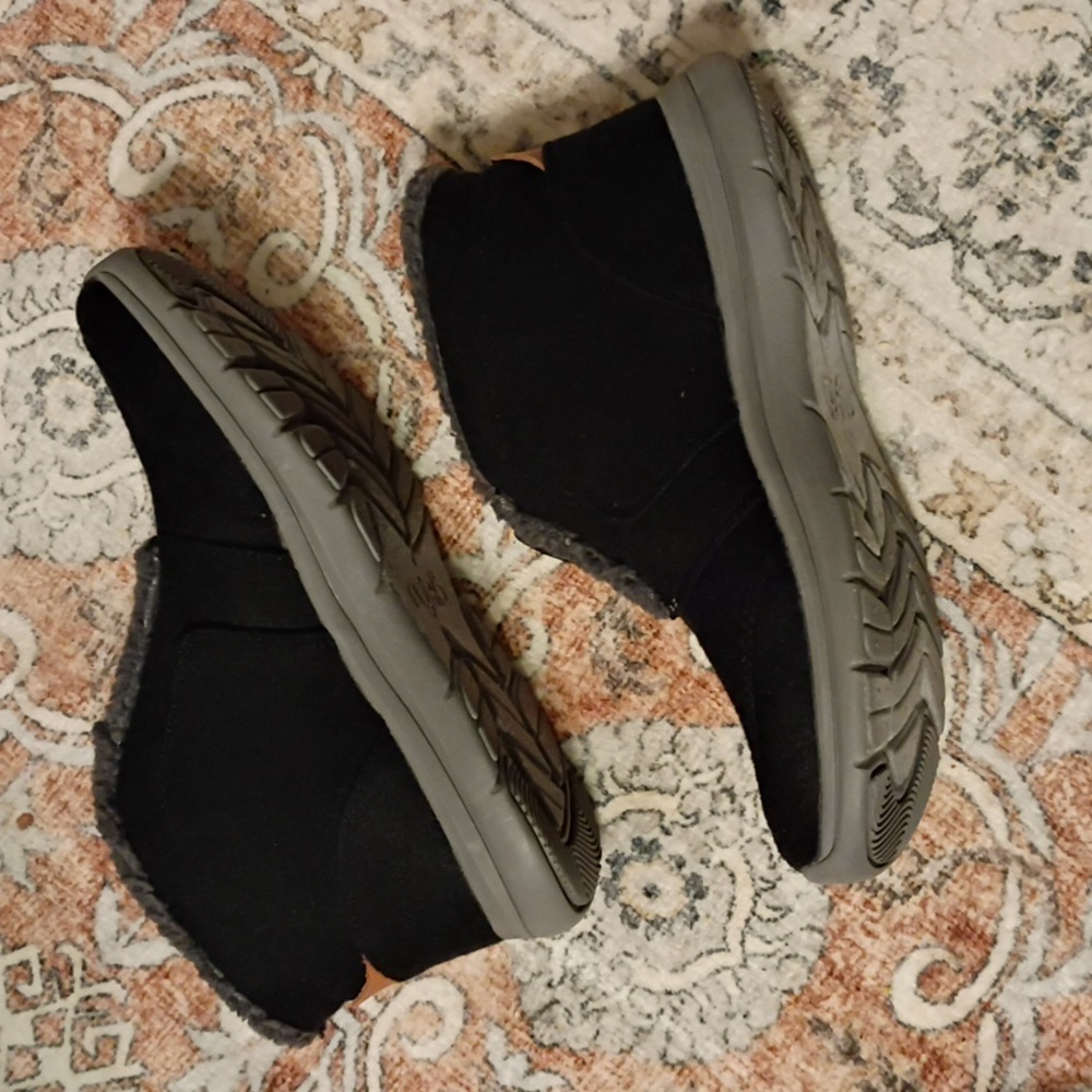 NWOT Ryka Everest Ankle Boots